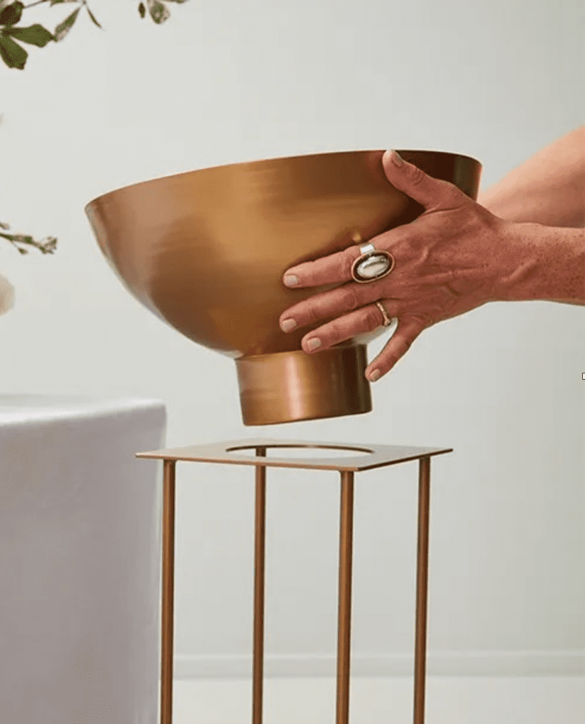 Vase for Sustainable Flowers with Chicken Wire